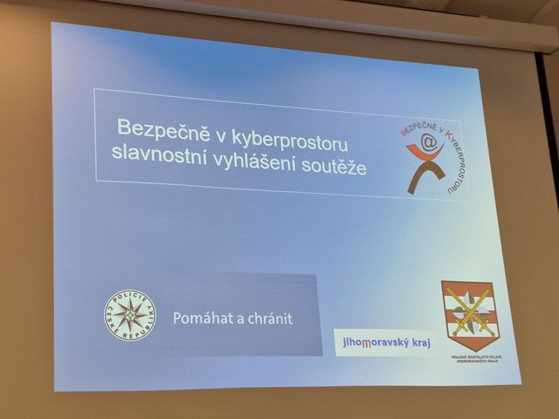 1 vyhlášení soutěže Bezpečně v kyber 12.roč (1).jpg