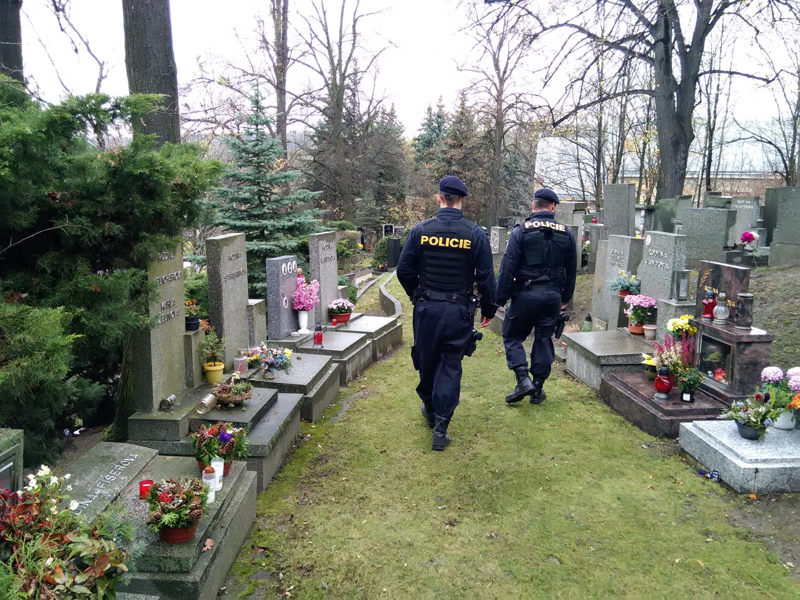 Kontroly hřbitovů na Kladensku