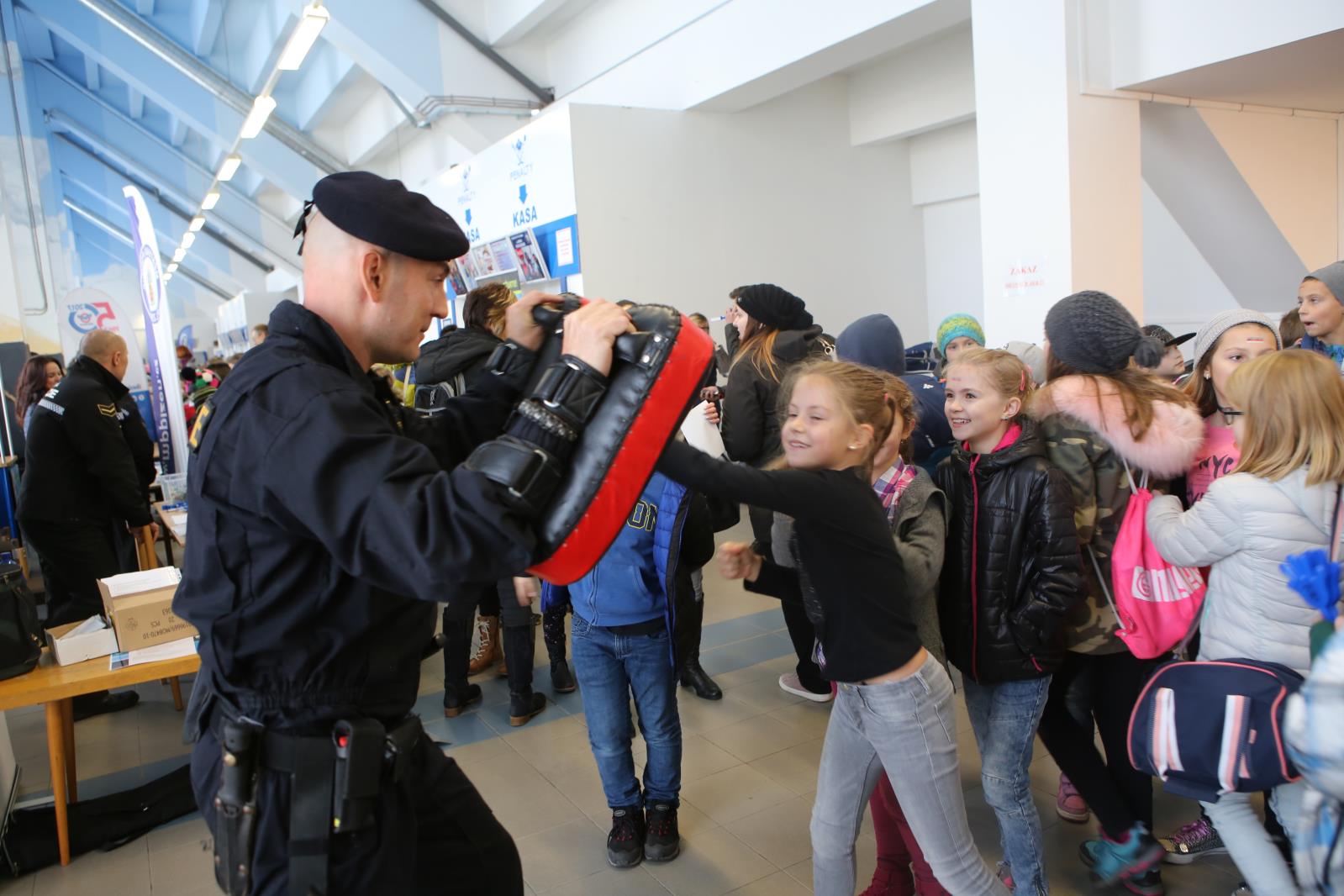 Den s Policií České republiky a Mistrovství UNITOP ledního hokeje