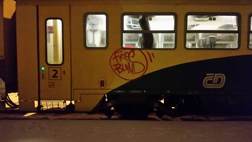 Posprejovaný vlak Mladějov leden 2018