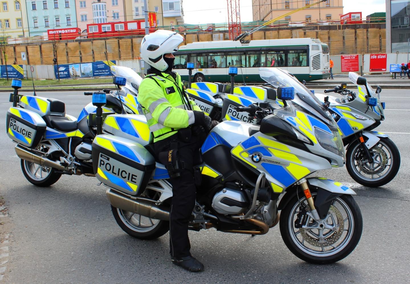 Policistky rozdávaly motorkářům alkoholtestery