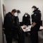 Čeští policisté přebírají hledanou osobu z ciziny