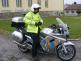 policista s motocyklem.JPG