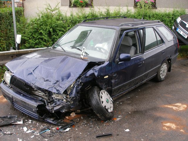 12.8.2009 - Hemže, střet 3 vozidel
