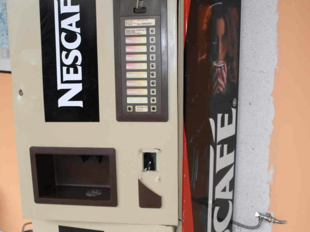 Poškozený automat na kávu foto č. 1