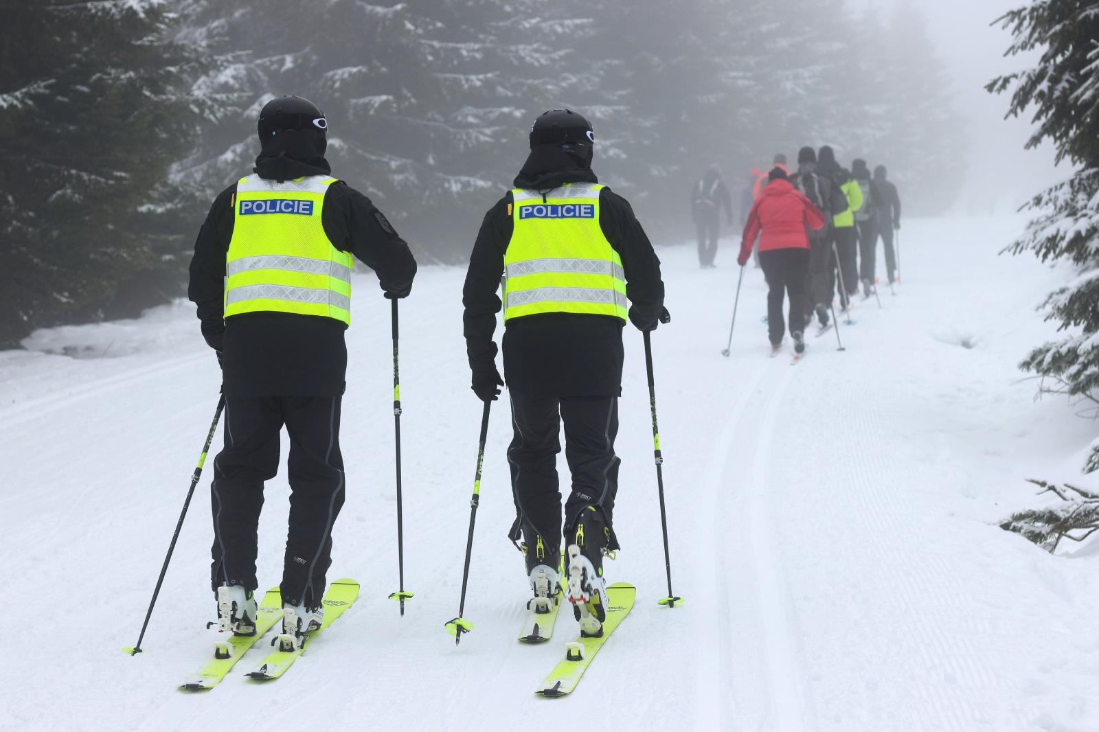 4 lyžaři Praděd.jpg