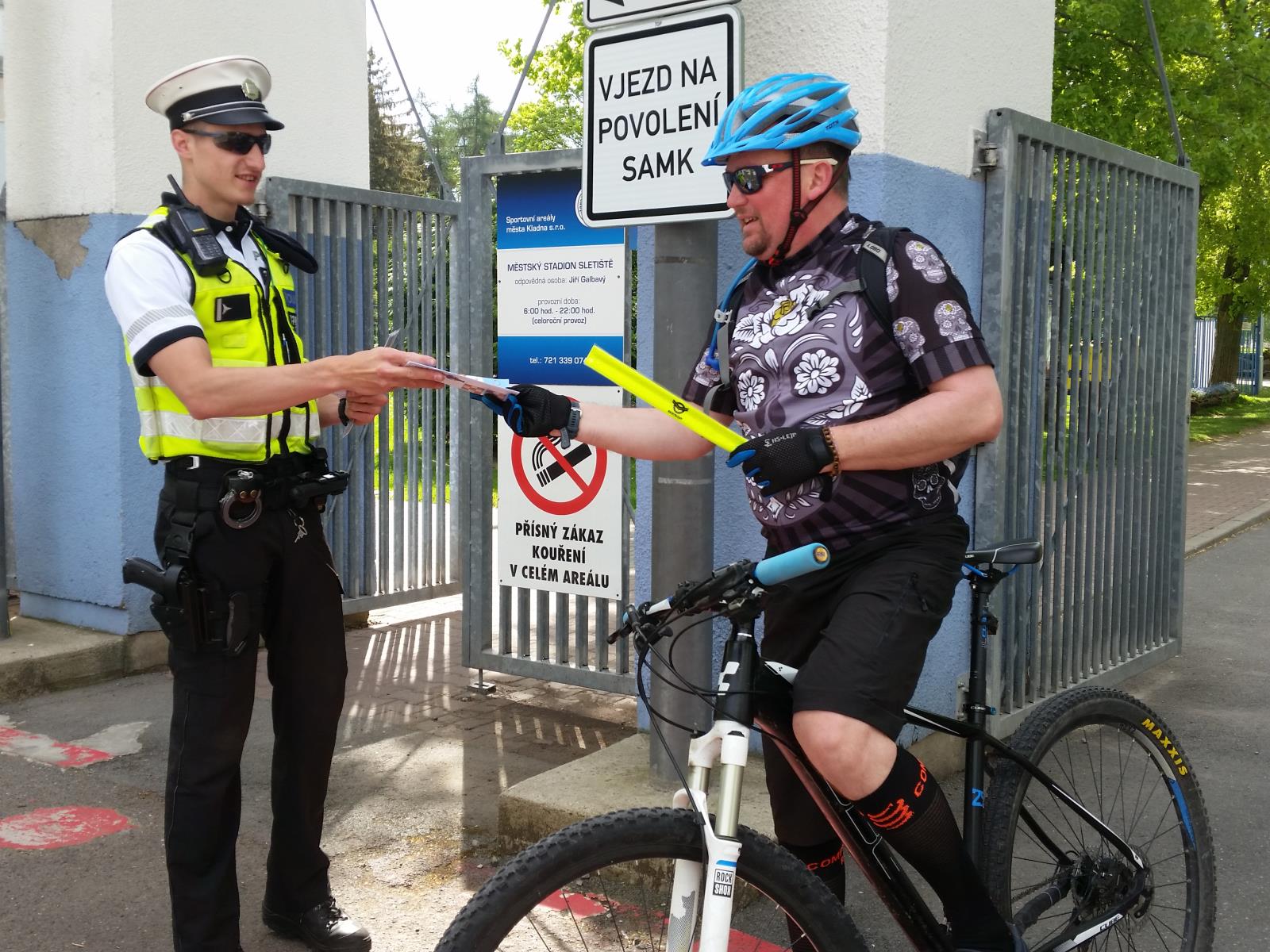Cyklisté pod policejním dohledem