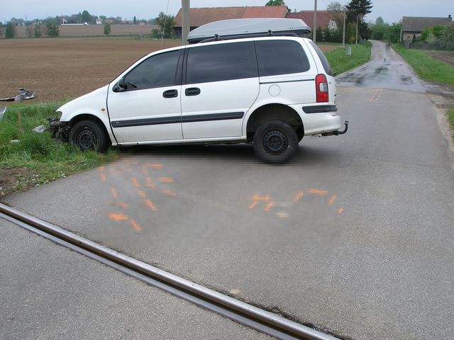 Srážka vlaku s autem u Světí - foto č. 3