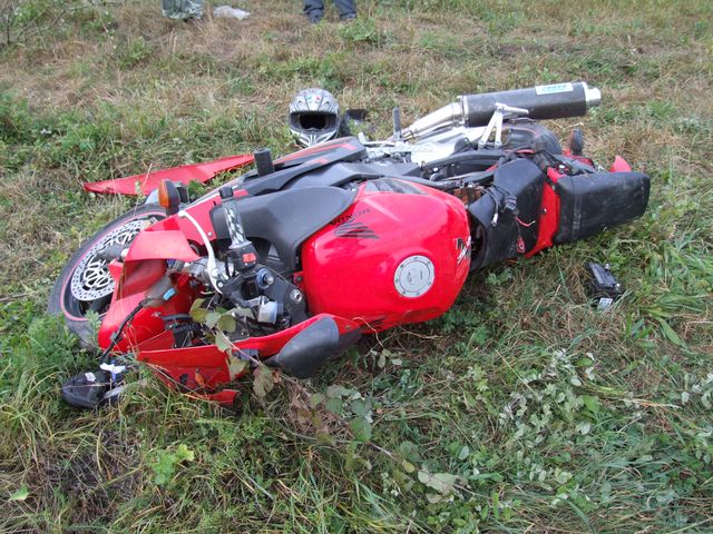 28.9.2009 - I/43 u Albrechtic, havárie motocyklu, 1x usmrcení