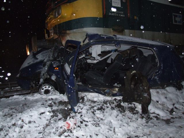 16.10.2009 - Jablonné nad Orlicí, střet VW Golf x vlak