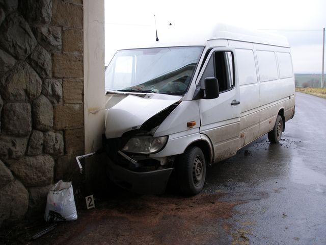 9.12.2009 - u Lukové, střet Mercedes x podjezd