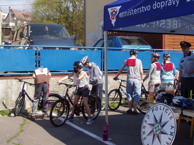 Mladý cykllista -dopravní hřiště 