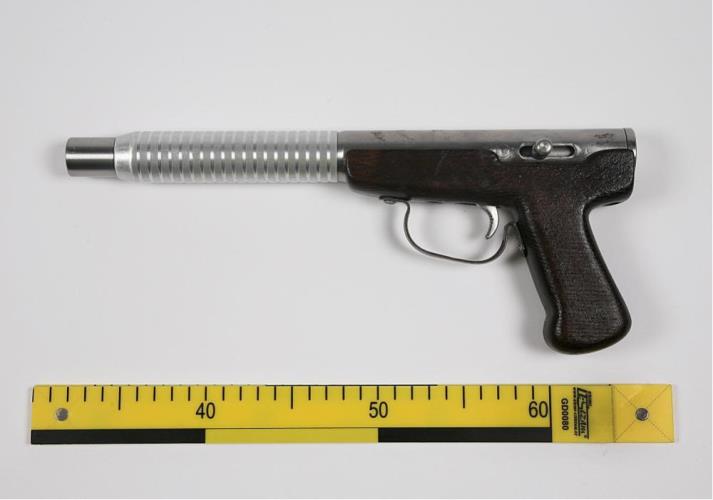 Podomácku vyrobená jednoranová pistole ráže 9 mm Luger