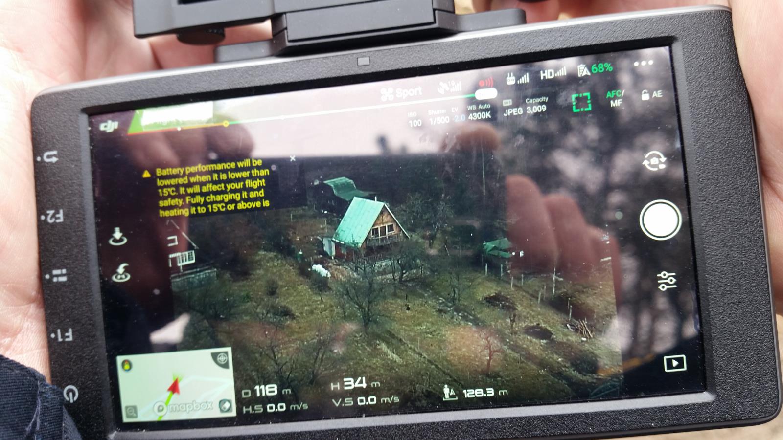Kontrola chatových oblastí pomocí policejního dronu