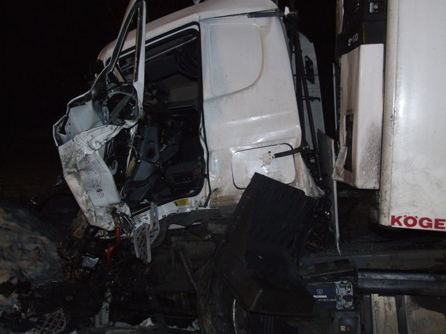 10.02.2009 - I/11 - čelní střet dvou nákladních vozidel