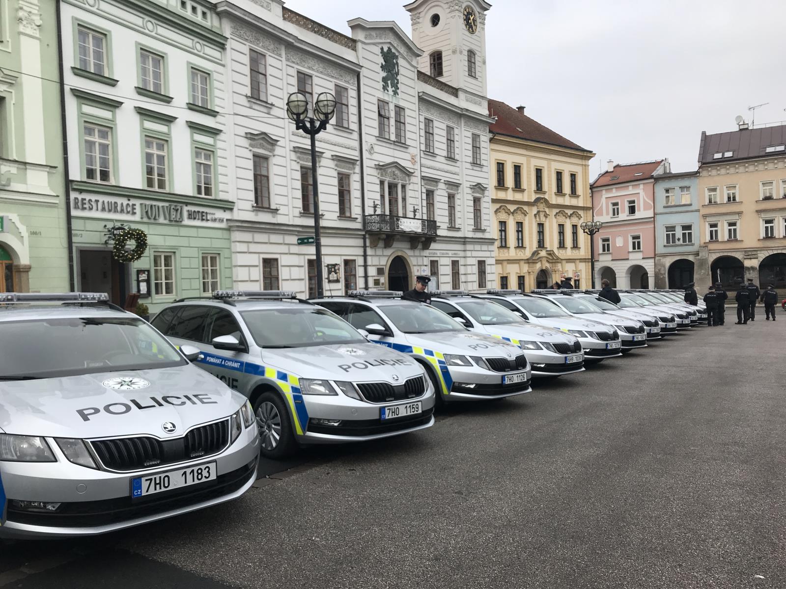 Slavnostní předání 23 policejních vozidel - 1