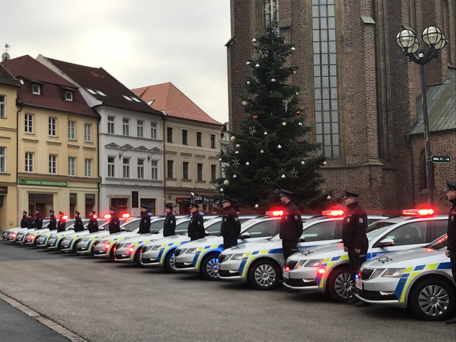 Slavnostní předání 23 policejních vozidel - 4