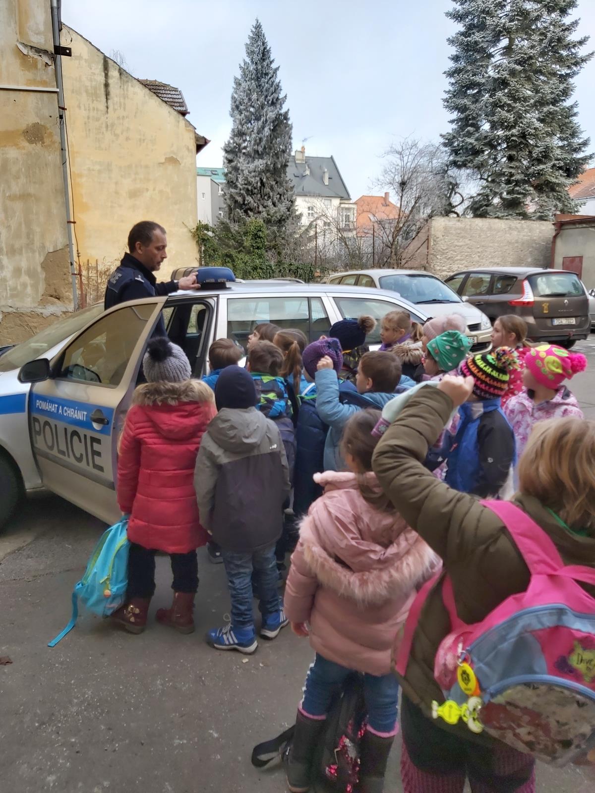 Malí návštěvníci zavítali na policii