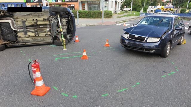 Dopravní nehoda ulice Dlouhá Zlín.jpg