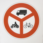 zákaz vjezdu vyznačených vozidel