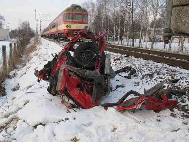 Nehoda na železničním přejezdu v Třebechovicích - foto č. 3