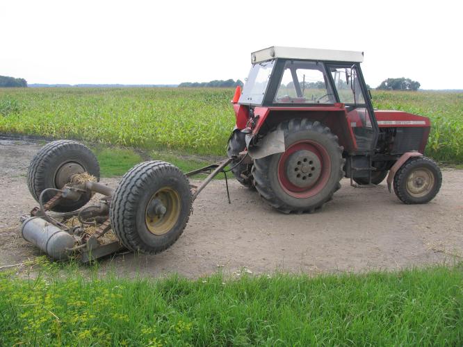 traktor a část vlečky
