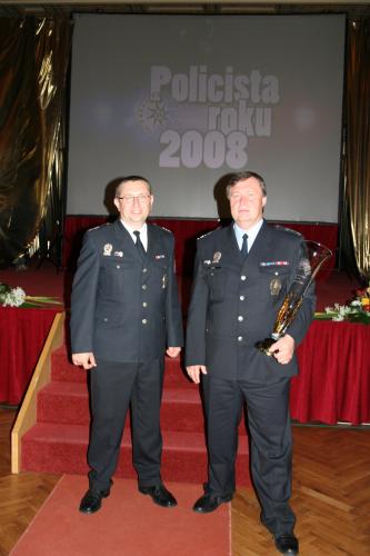 Velitel roku 2008 s kolegou