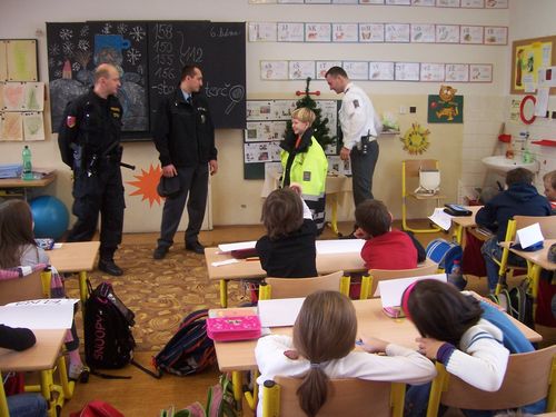 Učíme se s policií  6. 1. 2010 ZŠ Studánka (12)