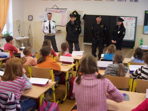 Učíme se s policií  6. 1. 2010 ZŠ Studánka (3)
